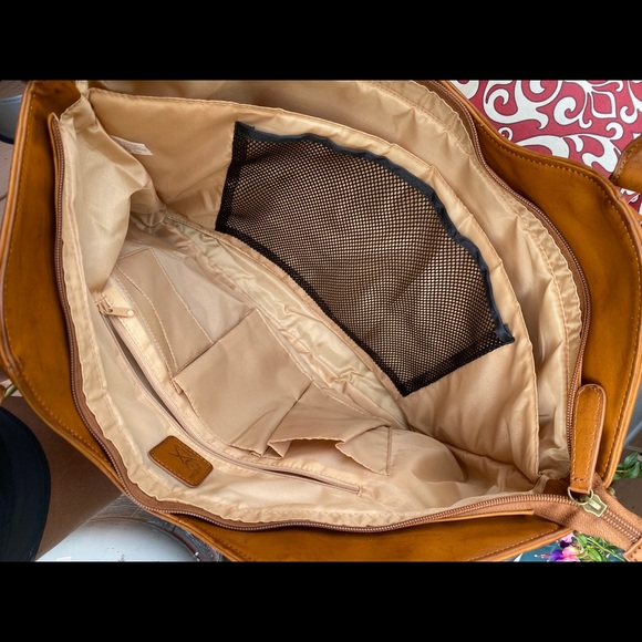 Buxton BX Kimberly Crossbody & Shoulder Bag - Picture 6 of 8